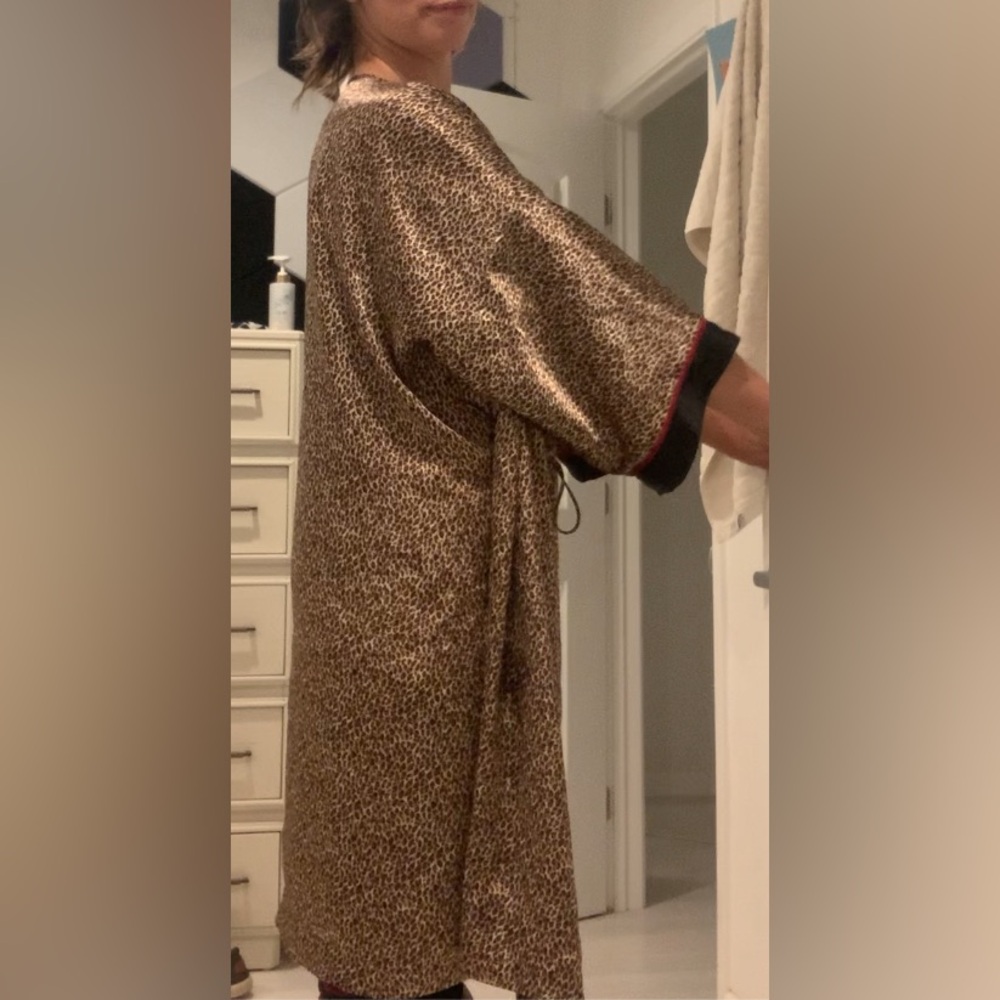 Secret Treasures Satin Robe - Picture 2 of 6